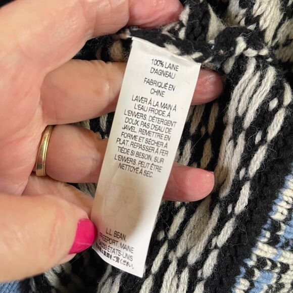 L.L.Bean Size XL wool button front thick knit Nordic print cardigan - Picture 5 of 10